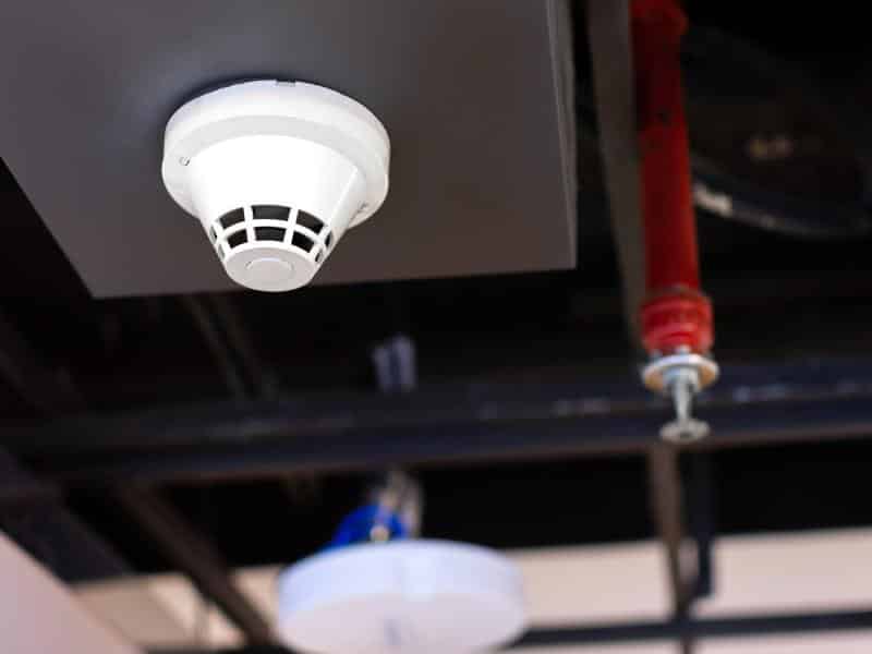 ספרינקלרים חכמים מול ספרינקלרים רגילים