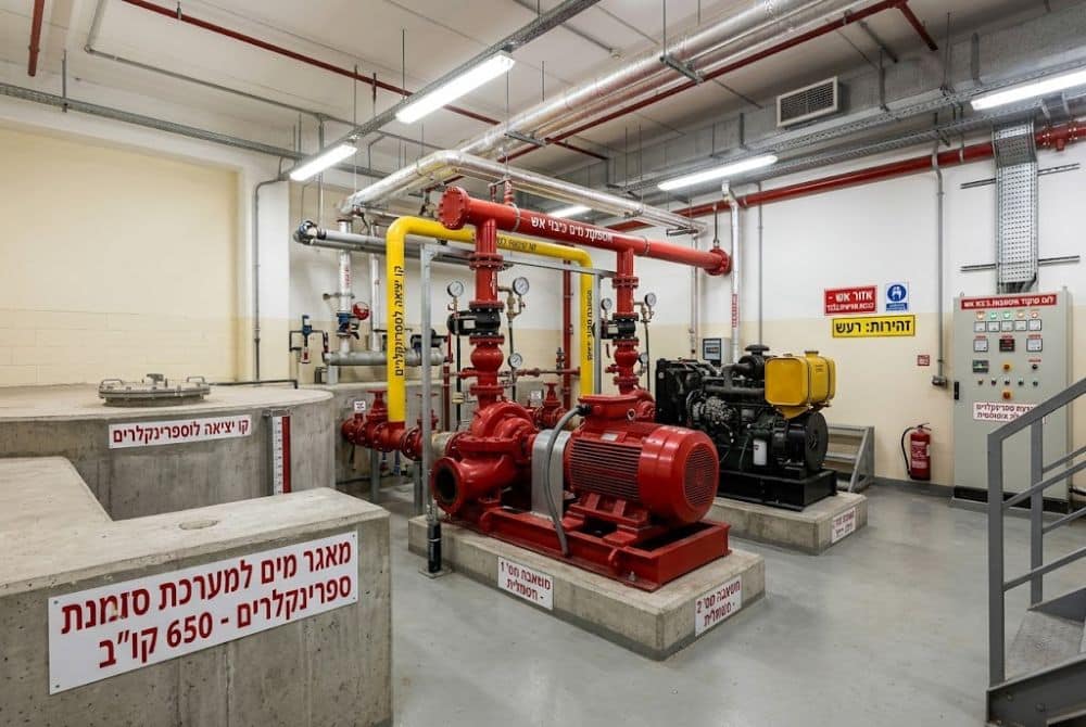 חדר משאבות כיבוי אש ומאגר מים למערכת ספרינקלרים